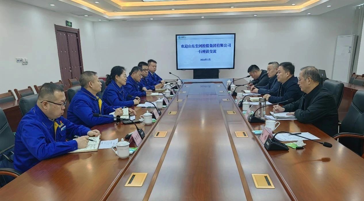 李曉東到新疆調(diào)研督導煤礦建設(shè)推進工作，并慰問駐疆干部職工