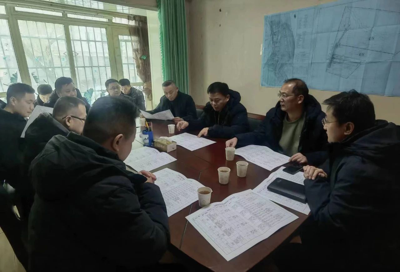 李曉東到新疆調(diào)研督導煤礦建設(shè)推進工作，并慰問駐疆干部職工1